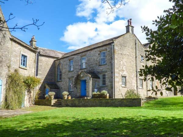 Flanders Hall West Burton 외부 사진